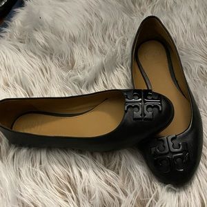 Like new Tory Burch Size 5 flats